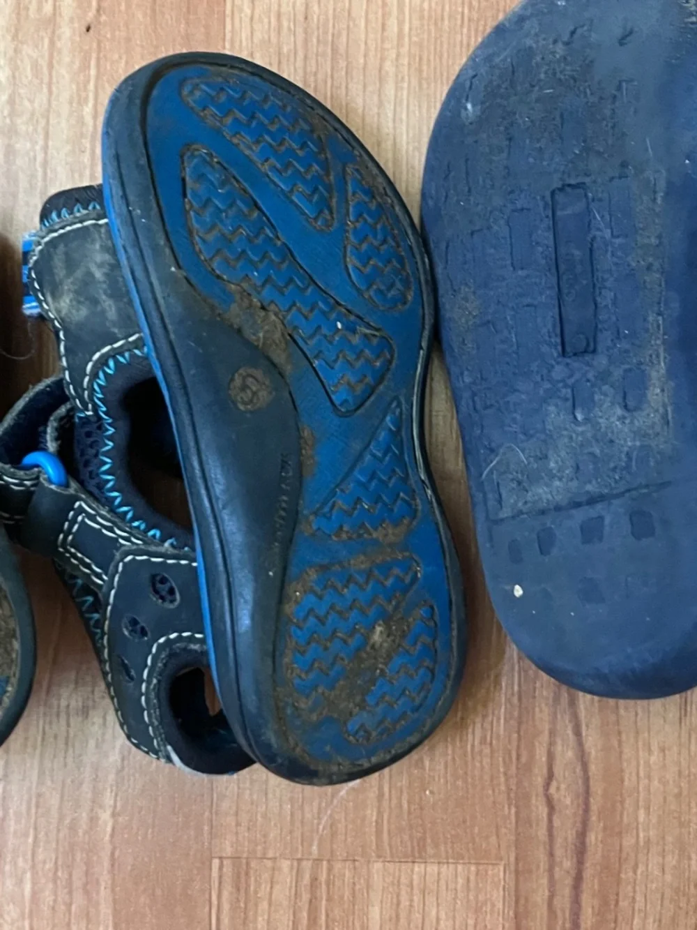 Toddler Size 5 Sandal Lot OshKosh Shark Water Shoes 2 Pairs